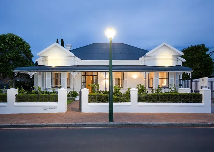 Middedorp Manor