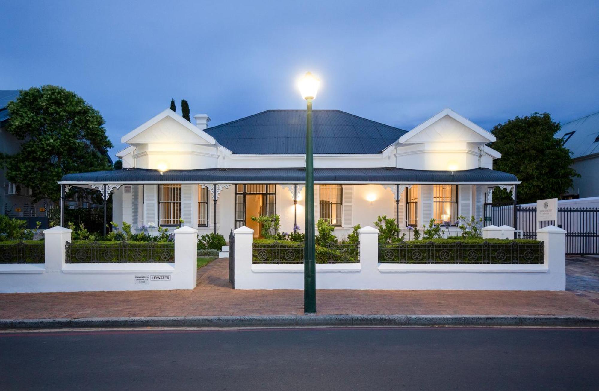 Middedorp Manor *